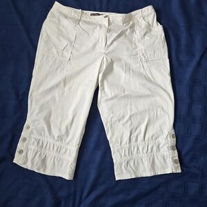 Dalia Cream Button-Accent Pants